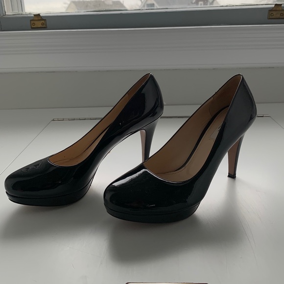 Prada patent leather pumps. Size: 37 1/2 - Picture 1 of 6